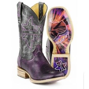 SOLD. Ladies Tin Haul Boots